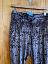 Load image into Gallery viewer, Size 8 Lululemon Brown Women's Pants
