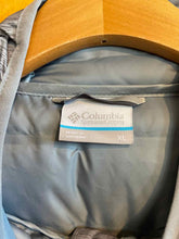 Load image into Gallery viewer, Women Size XL Columbia Heather Women&#39;s Winter Jacket
