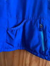 Load image into Gallery viewer, Women Size Medium The North Face Blueberry Women&#39;s Light Jacket
