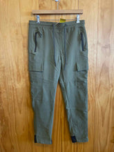 Load image into Gallery viewer, Size Small Rock Salt Men's Pants
