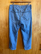 Load image into Gallery viewer, Size 16W Madewell Denim Women&#39;s Jeans
