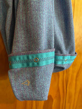 Load image into Gallery viewer, Ivivva Scarf
