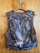 Load image into Gallery viewer, Fishing Vest
