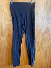 Load image into Gallery viewer, Size Unknown Lululemon Black Women's Leggings
