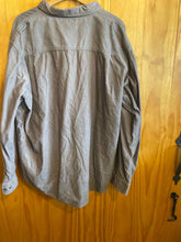 Load image into Gallery viewer, Size XXL St John's Bay Men's Long Sleeve Shirt
