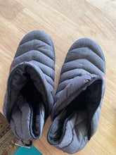 Load image into Gallery viewer, 11 The North Face Men's Slippers
