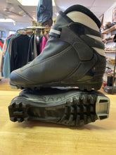 Load image into Gallery viewer, Rossignol 9.5 Cross Country Ski Boots
