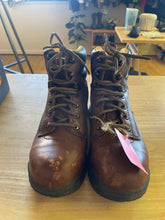 Load image into Gallery viewer, Shoe Size 7.5 Timberland Brown Boots
