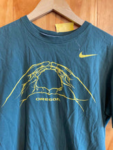 Load image into Gallery viewer, Size Medium Nike Men&#39;s Short Sleeve Shirt
