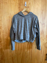 Load image into Gallery viewer, Size M Athleta Camo Women&#39;s Sweater &amp; Sweatshirt
