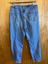 Load image into Gallery viewer, Size 36x29 LL Bean Men's Jeans

