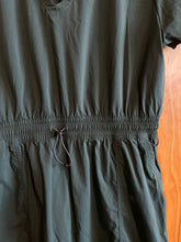 Load image into Gallery viewer, Size Large REI Green Dress
