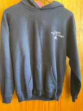 Load image into Gallery viewer, Size Medium Gildan Men's Sweater &amp; Sweatshirt
