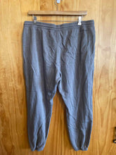 Load image into Gallery viewer, Size XXL Columbia Men&#39;s Sweatpants

