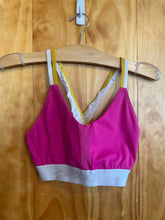 Load image into Gallery viewer, Women Size M Brooks Pink Sports Bra
