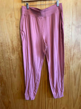 Load image into Gallery viewer, Size 10 Lululemon Pink Women&#39;s Pants
