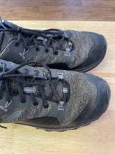 Load image into Gallery viewer, Shoe Size 7.5 Keen Black Hiking Shoes

