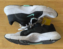 Load image into Gallery viewer, Women&#39;s Shoe Size 8.5 Nike Black and White Running Shoes
