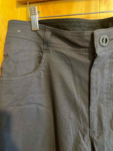 Load image into Gallery viewer, Size 34 Orvis Men's Pants
