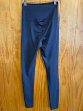 Load image into Gallery viewer, Size M Girlfriend Collective Navy Women's Leggings
