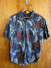 Load image into Gallery viewer, Size Large Ron Jon Men's Short Sleeve Shirt

