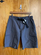 Load image into Gallery viewer, Size M Eddie Bauer Men&#39;s Shorts
