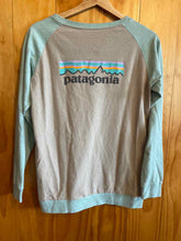 Load image into Gallery viewer, Size Small Patagonia Sand Women's Long Sleeve Shirt
