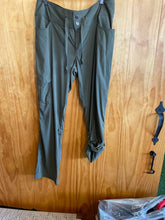 Load image into Gallery viewer, Size 12 Columbia Green Women's Hiking Pants
