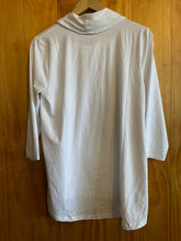 Load image into Gallery viewer, Size Medium Lands End White Women's Long Sleeve Shirt
