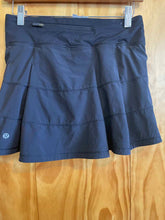 Load image into Gallery viewer, Lululemon Black Skirt
