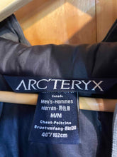 Load image into Gallery viewer, Size M Arc&#39;teryx Men&#39;s Winter Jacket
