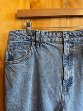 Load image into Gallery viewer, Size 10 Cotton On Blue Women's Jeans
