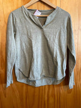 Load image into Gallery viewer, Size XS Duluth Trading Olive Women's Long Sleeve Shirt
