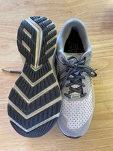 Load image into Gallery viewer, Women&#39;s Shoe Size 9.5 Brooks Grey Running Shoes
