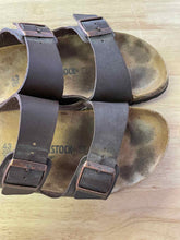 Load image into Gallery viewer, 43 Birkenstock Men's Sandals
