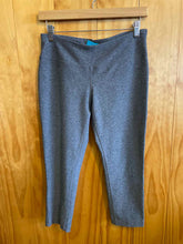 Load image into Gallery viewer, Size M Mondetta Grey Women's Capris

