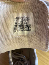 Load image into Gallery viewer, Shoe Size 6.5 Converse White Women&#39;s  Casual Shoes
