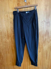Load image into Gallery viewer, Size M LolÃ« Black Women's Sweatpants
