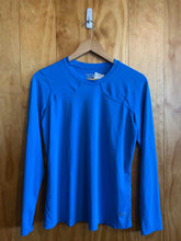 Load image into Gallery viewer, Size L Mountain Hardwear Blue Women's Long Sleeve Shirt
