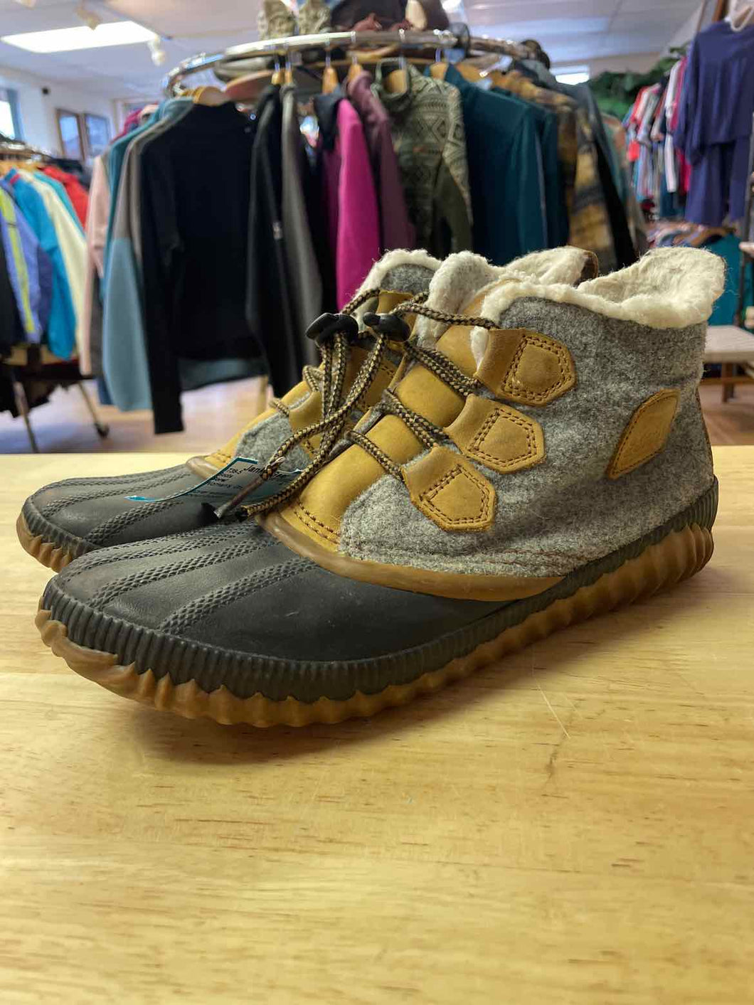 Women's Shoe Size 9.5 Sorel Grey Boots