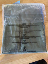 Load image into Gallery viewer, Size M Beyond Green Women&#39;s Pants
