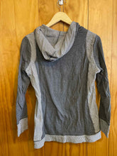 Load image into Gallery viewer, Size L Eddie Bauer Grey Women's Sweater &amp; Sweatshirt
