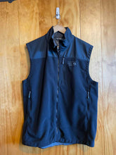 Load image into Gallery viewer, Size Large Mountain Hardwear Men&#39;s Vest
