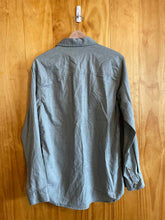 Load image into Gallery viewer, Size Small Lee Green Women&#39;s Long Sleeve Shirt
