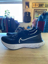 Load image into Gallery viewer, Shoe Size 7.5 Nike Black Running Shoes
