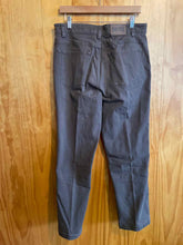 Load image into Gallery viewer, Size 32 Duluth Trading Men's Pants
