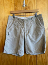 Load image into Gallery viewer, Size 12 The North Face Tan Women's Shorts

