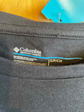 Load image into Gallery viewer, Size S/P Columbia Men's Short Sleeve Shirt
