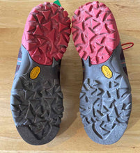 Load image into Gallery viewer, 9 Garmont Men's Hiking Shoes
