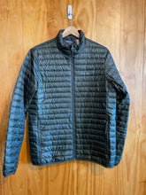 Load image into Gallery viewer, Size Small Eddie Bauer Men's Light Jacket
